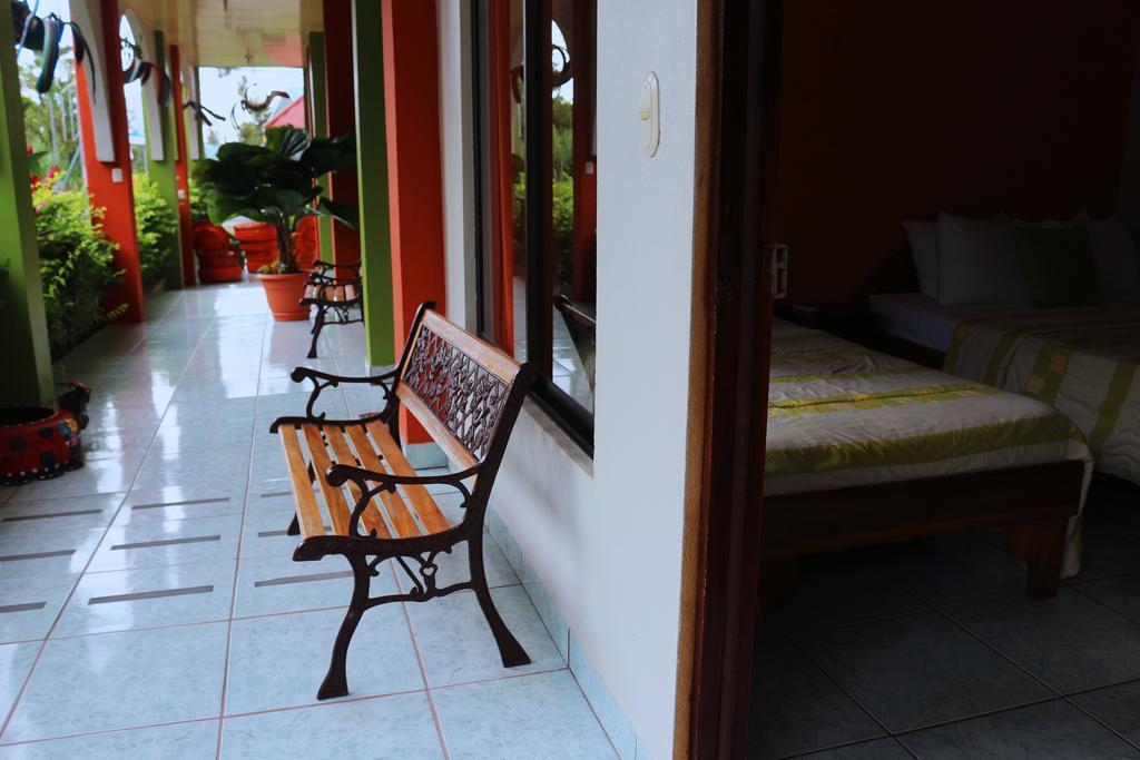 Hotel Las Flores Fortuna La Fortuna Exterior photo