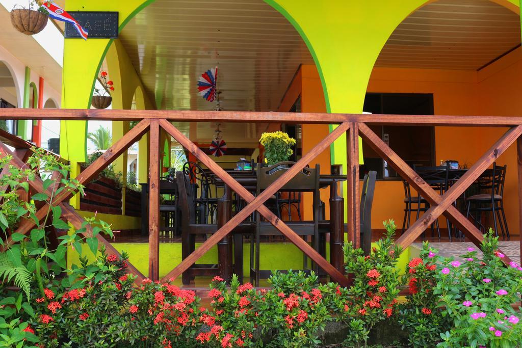 Hotel Las Flores Fortuna La Fortuna Exterior photo
