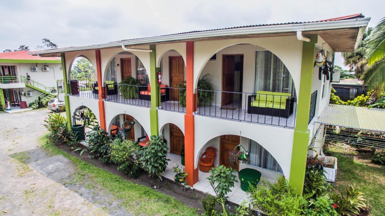 Hotel Las Flores Fortuna La Fortuna Exterior photo